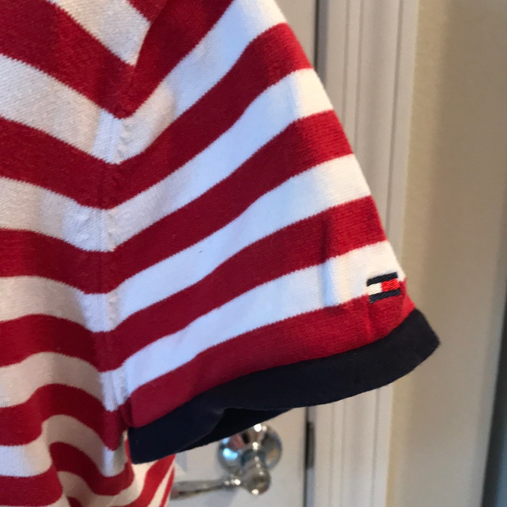 Tommy Hilfiger sweater.  Gently worn. - Picture 3 of 5